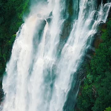 This Asian Paradise Has Beautiful 700 Waterfalls 😍🤔