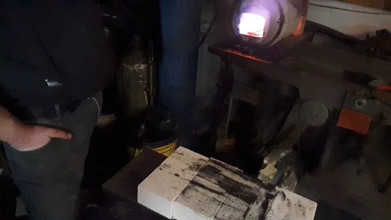 Knife build PART 13-1084 steel normalizing, heat treating and quenching start to finish