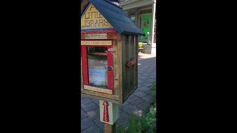 A Colourful Free Mini Library