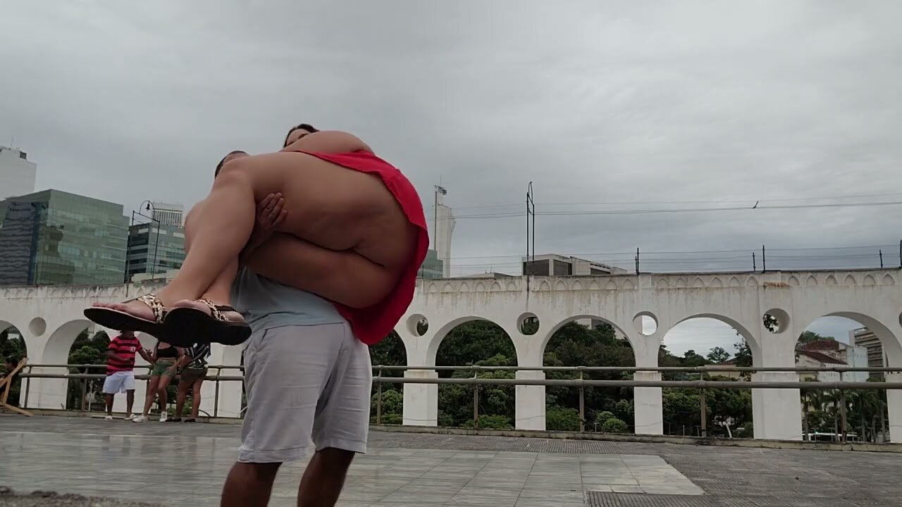 Cradle Carry in Arcos da Lapa - Rio de Janeiro / Brazil