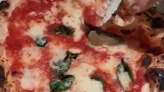 3rd Best Pizza in the World… in Tokyo?! 🍕 Pizza Marumo Ranked by TimeOut