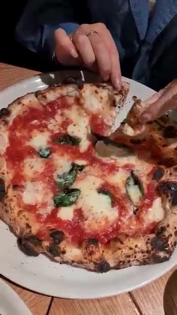 3rd Best Pizza in the World… in Tokyo?! 🍕 Pizza Marumo Ranked by TimeOut