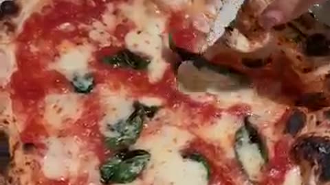 3rd Best Pizza in the World… in Tokyo?! 🍕 Pizza Marumo Ranked by TimeOut