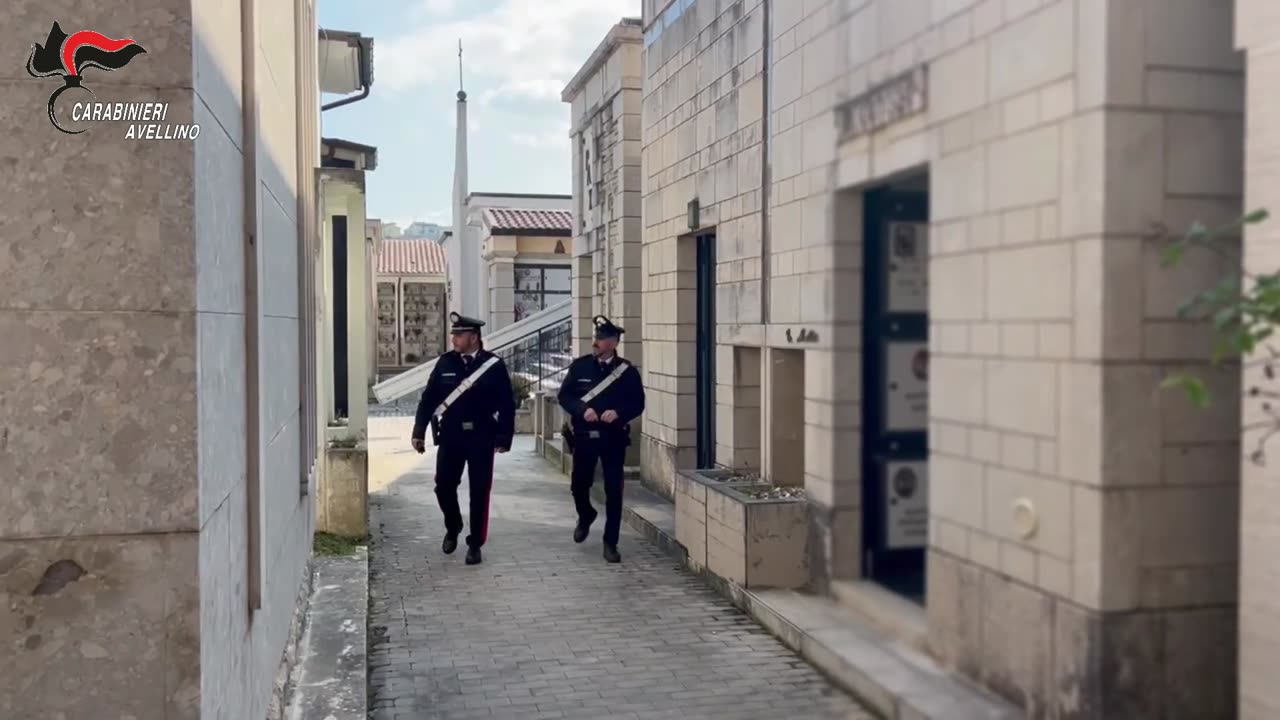 Castelvetere sul Calore (AV) Profanate cappelle funebri nel cimitero (12.02.25)