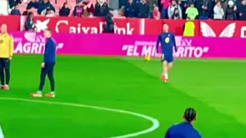 🔥 LA MAGIA DEL CAPITÁN DEL BARÇA: RAPHINHA DESLUMBRA EN EL CALENTAMIENTO 🎩🪄