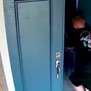 Minecraft zombie breaking in meme