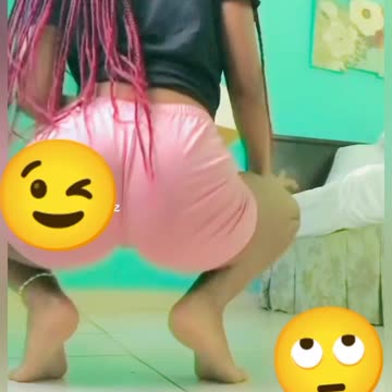 Shaking & Twerking My little Azz.