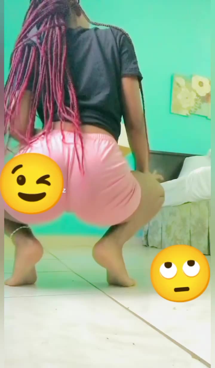 Shaking & Twerking My little Azz.