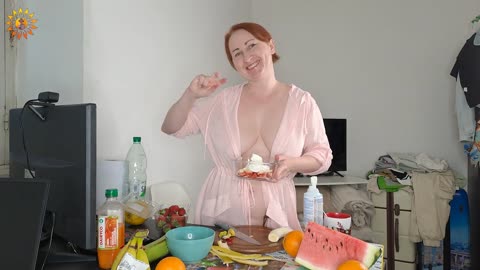 I'm making a fruit salad with fresh strawberries