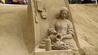 In Spain's Gran Canaria, a nativity scene was crafted in sand by eight skilled sculptors.