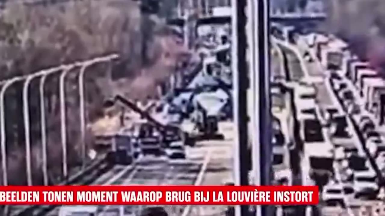 Traffic cameras have captured the exact moment when a bridge near La