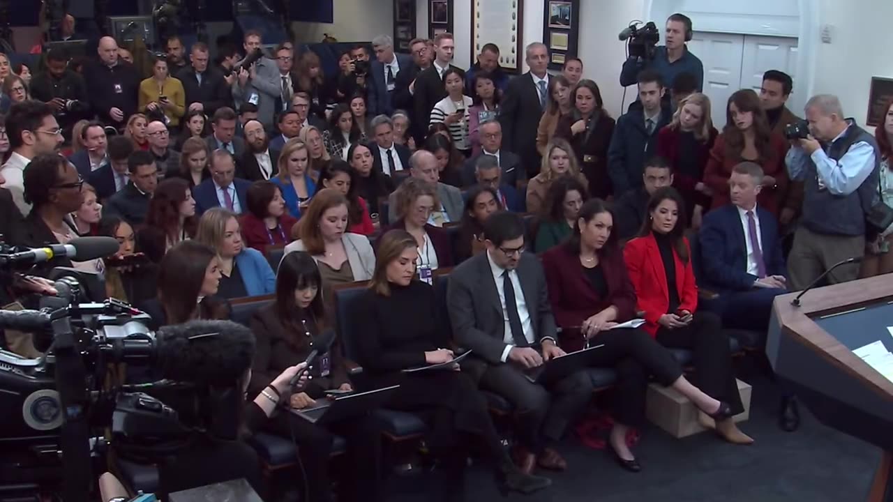 Press Briefing: Karoline Leavitt Holds a Press Briefing at The White House - November 20, 2025