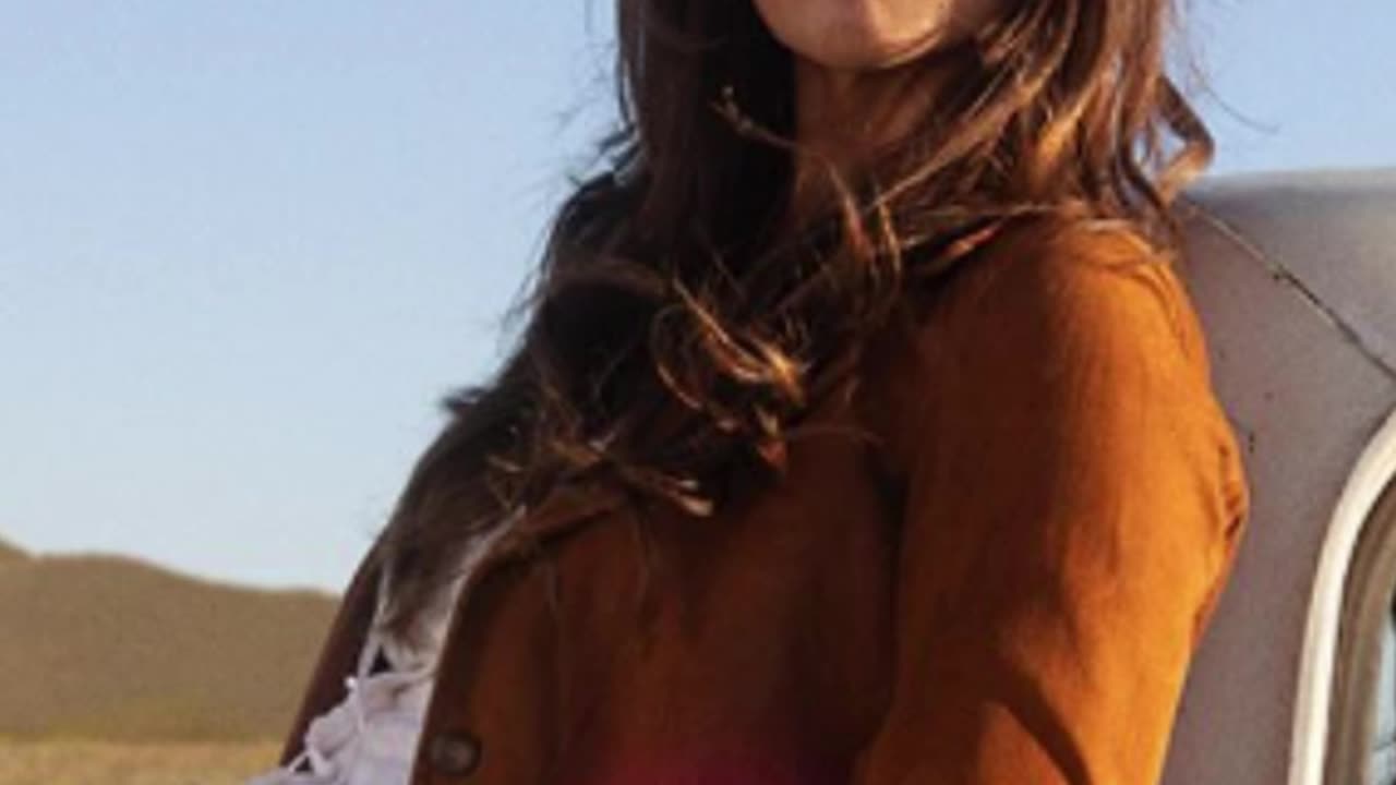 Minka Kelly’s Dream Rom-Com Shines in Paris