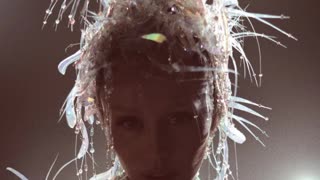 Miley Cyrus – Lockdown