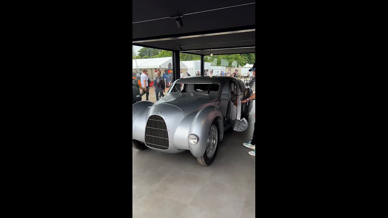 "New Cars 2025 – The Future Is Here!"