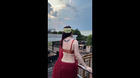 A cute girls dancing and showing his dancing moves