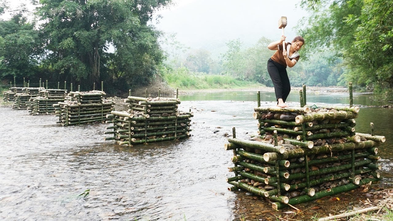 Building a bamboo bridge to the island off grid - Making 6 stone bamboo bridge piers