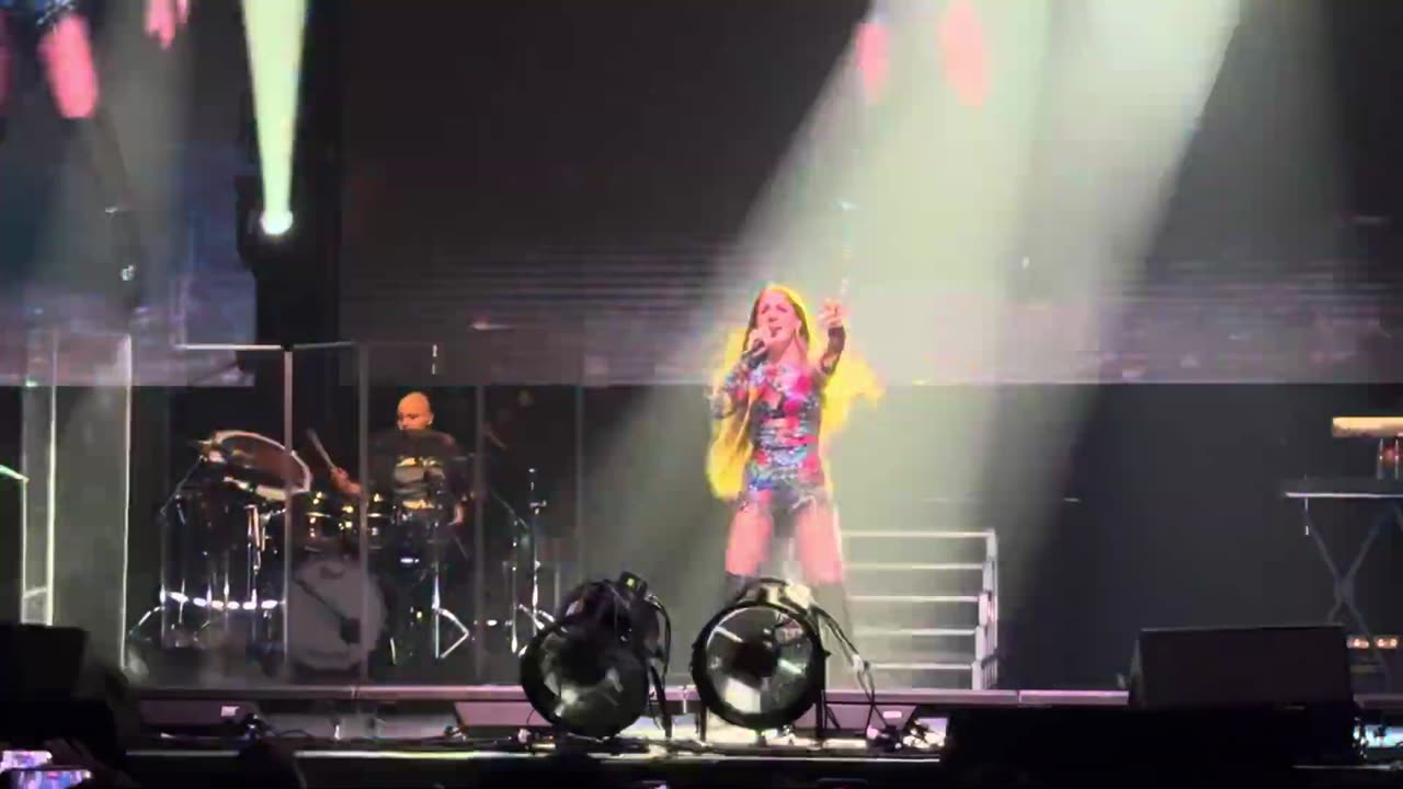 Sunidhi Chauhan at Melbourne concert