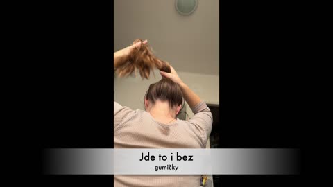 Upravené vlasy bez plastové gumičky