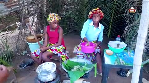 THIS IS VILLAGE COOKING AT ITS BEST! BANKU WITH TILAPIA & PEPPER