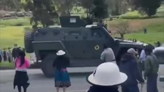 La caravana del presidente Noboa atacada en Ecuador