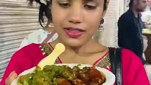 Trending: Rs 500 Navratri Special Street Food Challenge 😱 Living on Rs 500 at Na