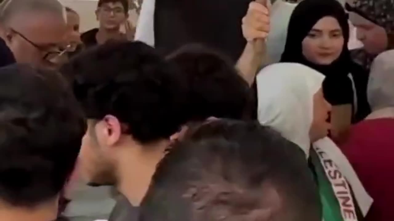 Pro-Palestine boricuas and Zohran Mamdani in Puerto Rico.