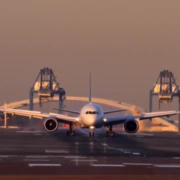 America Boeing 787-10 Landing at Airport