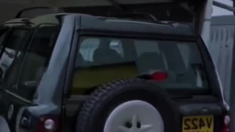 See It Now! Land Rover Enclosed Trailer Loading Action 🚗🔥