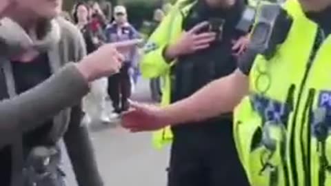 Are the Police Traitors？