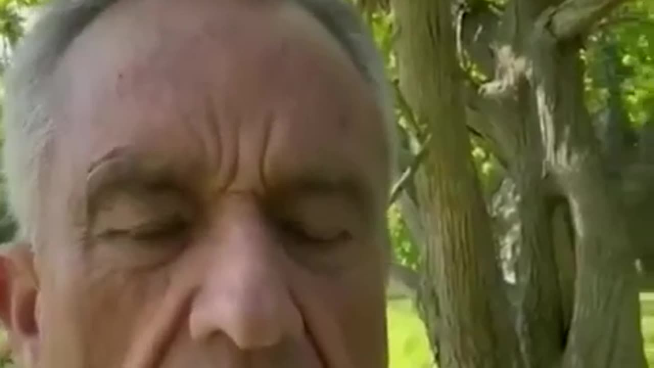 RFK Jr Explains how Bill Gates and China are Buying up all of US Farmland