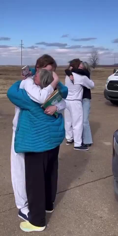 Heartwarming moment J6 hostages are released from prison.