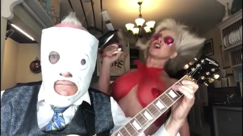 20220717 Toyah & Robert's Sunday Lunch - Psychosocial [V-EOVFTydD0]