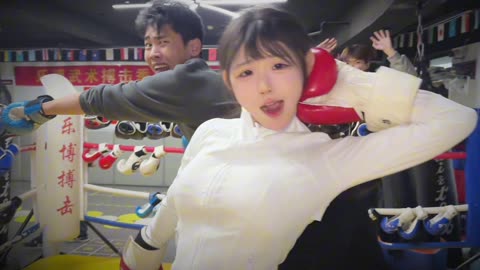 Amazing boxing boy vs girl