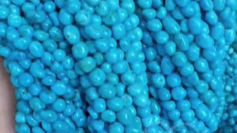 250306-8 Realistic shooting of smooth and delicate turquoise nugget beads