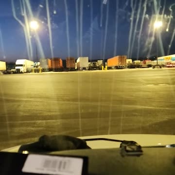 WHICH ONE #ourtruckinglife #truckdrivers #reallifetruckers #truckdriver #atruckerslife #trucker