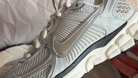 Still loving these nike zoom vomero 5’s 🤍