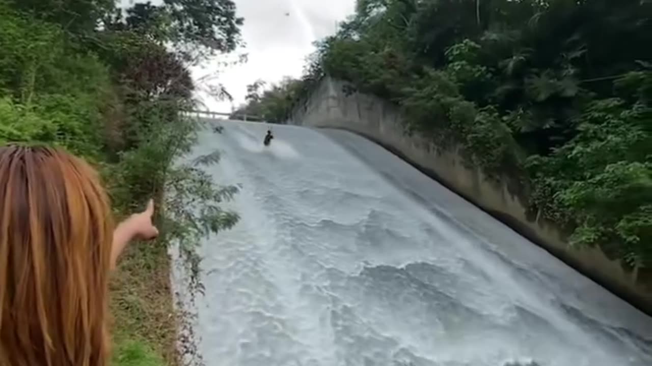 මේක සොදුරු ලෝකයක්..