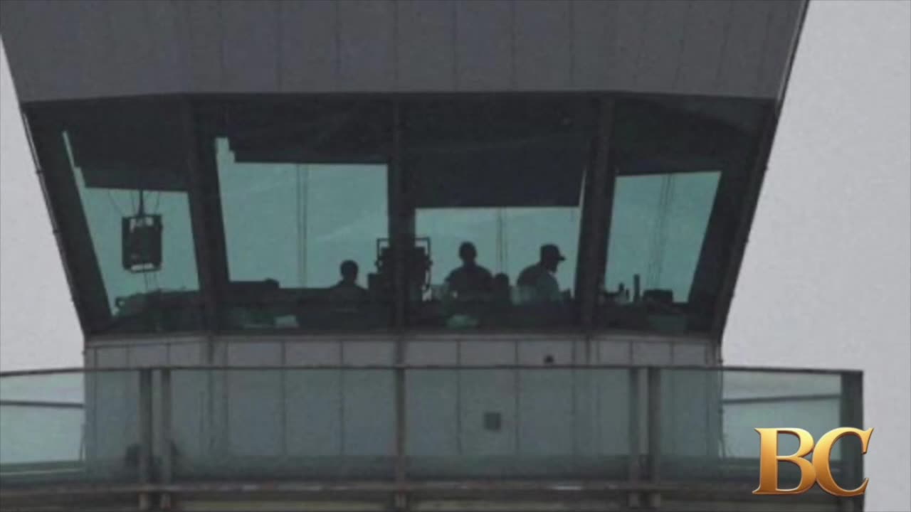 Flight delays persist as government shutdown leads to air traffic controller shortages