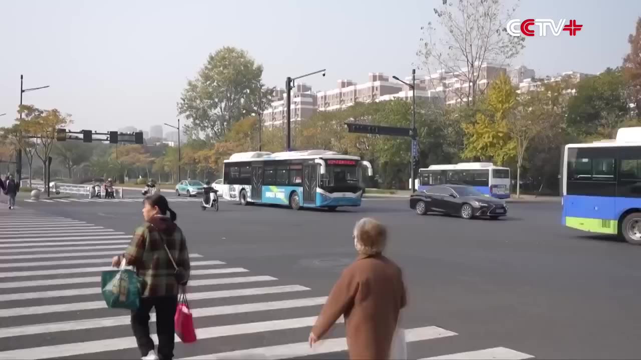 Телеканал TV BRICS 🚓🤖 Робот-регулировщик