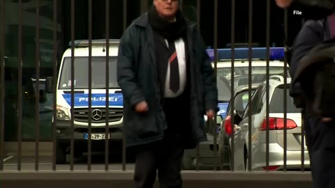 Police search Deutsche Bank sites in money laundering probe