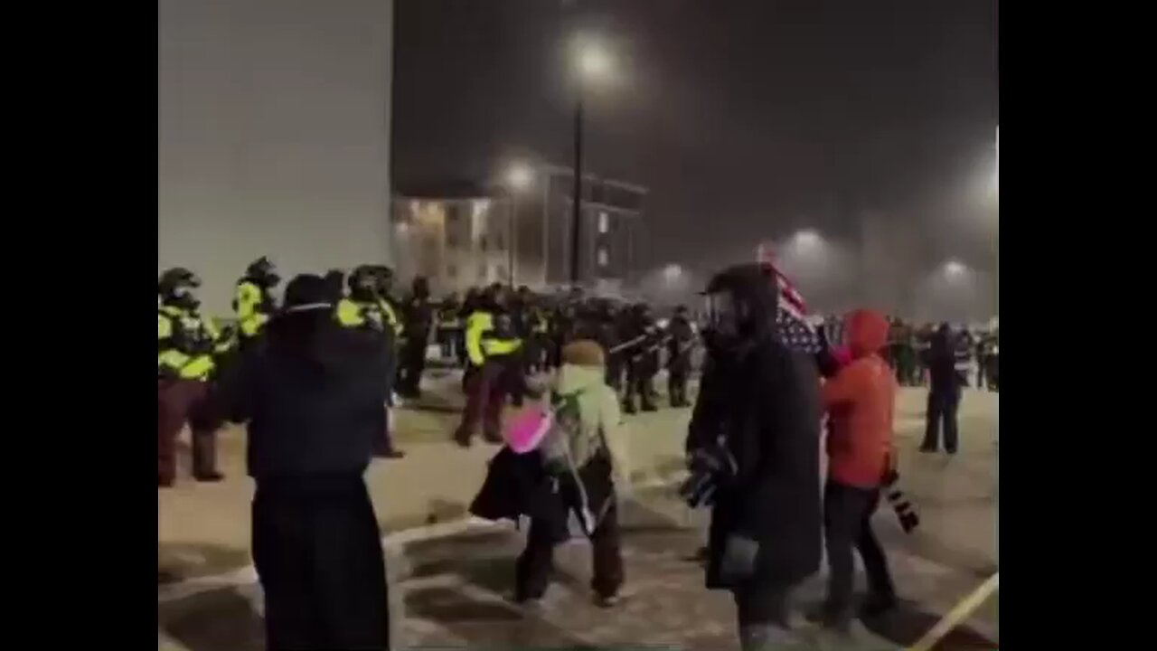 🔊 🇺🇸 👮‍♂️ Minneapolis State Patrol brought out the LRAD last night.
