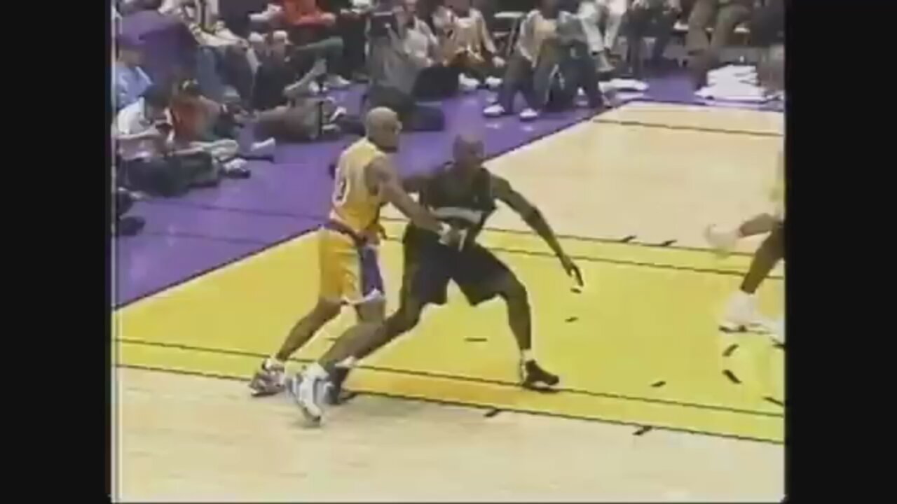 Kevin Garnett 16 Points @ Lakers, 1999.