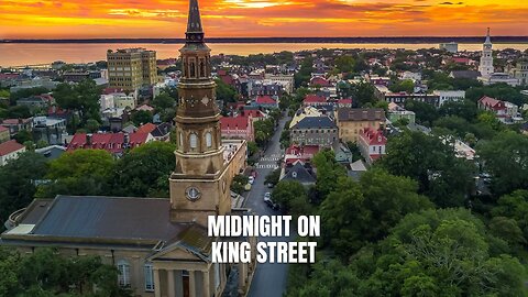 The Romance in Charleston's Alleys #charleston #romantic #citywalk #shorts