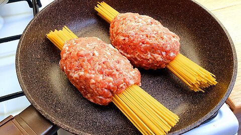 Spaghetti with ground meat in one pan in just 20 minutes — plus garlic mushrooms.