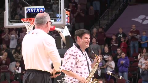 Brandon Bunch who is blind crushes the national anthem ahead of A&M and ACU. 🇺🇸