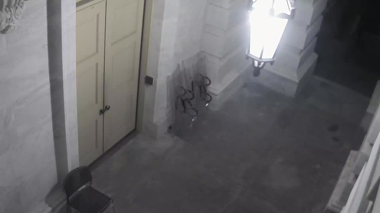 0401USCS01LawLibraryDoorExterior_2021-01-06_22h40min01s990ms.mp4