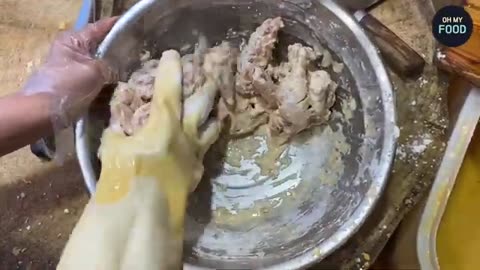 Mix & Fry Madness?! This Market Fried Chicken Became a Hit Even Celebrities Line Up