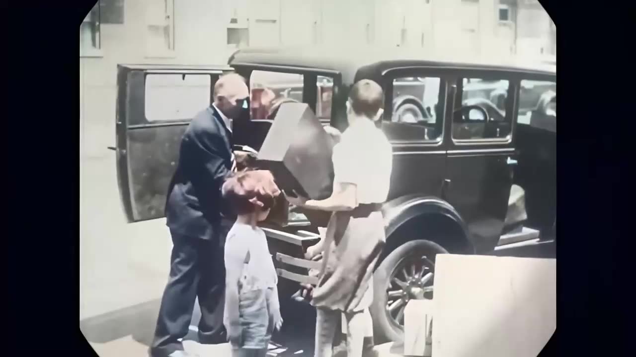New York City 1927: Street Life in Color