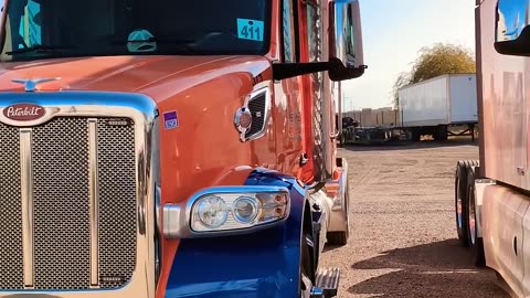 She's baaack! #ourtruckinglife #truckdriver #reallifetruckers #truckinlifestyle #trucking